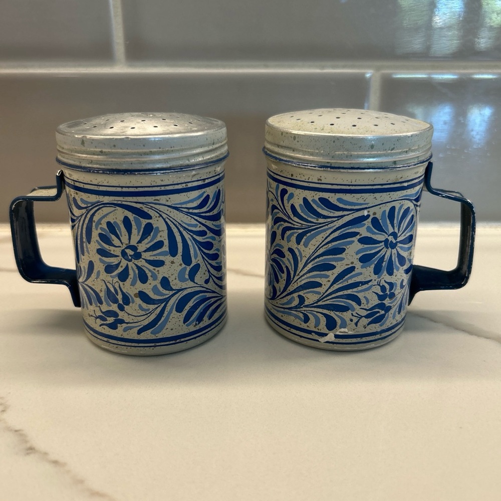 Pair of Vintage Avon Country Talc Shakers